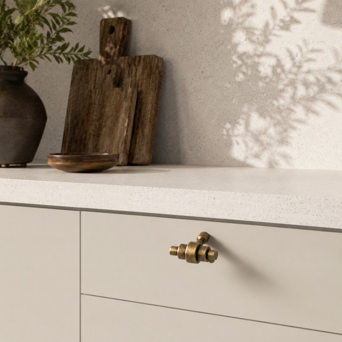Poignée de meuble en laiton antique HL4604