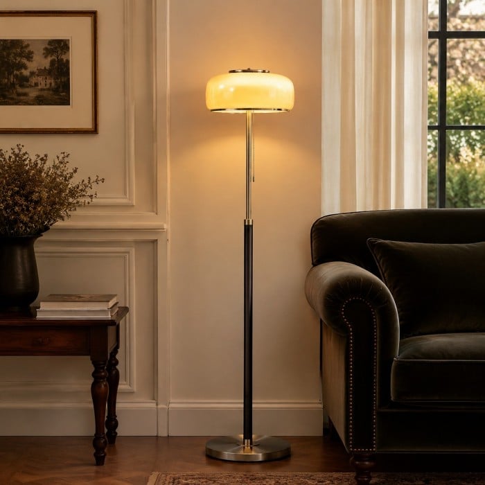 Lampadaire Bauhaus en verre avec structure en bois et chrome HL4633