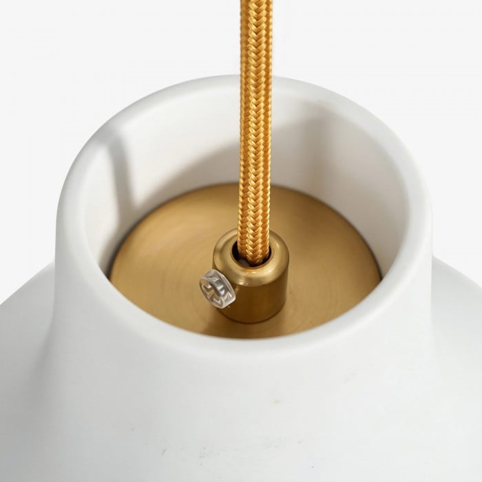Calvor hanglamp met witte porseleinen kap en messing afwerking - Enkelvoudige en lineaire uitvoering voor de keuken HL4200