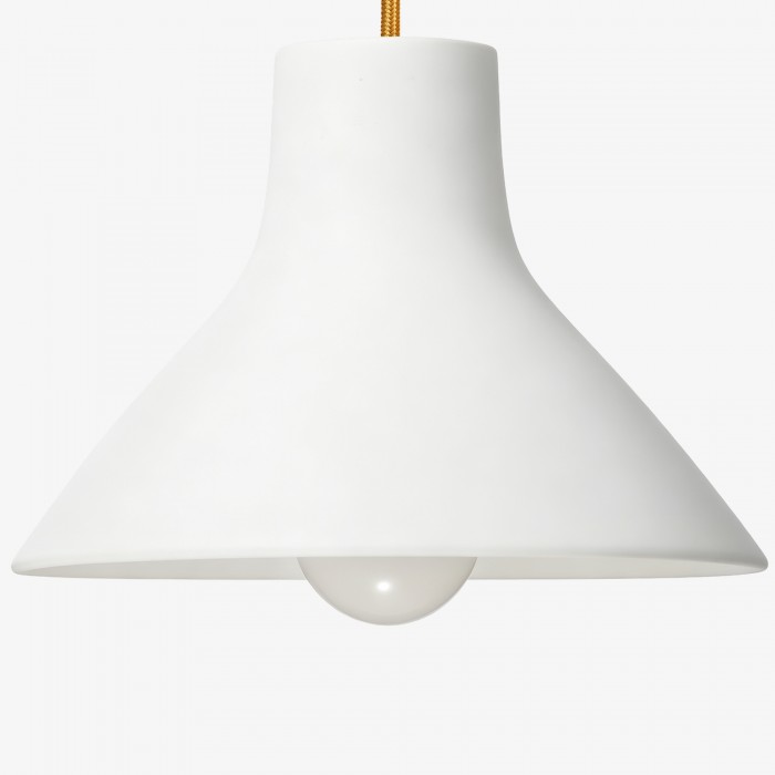 Calvor hanglamp met witte porseleinen kap en messing afwerking - Enkelvoudige en lineaire uitvoering voor de keuken HL4200