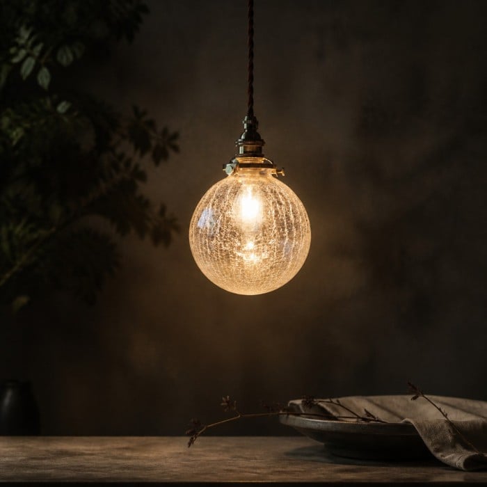 Suspension en laiton avec globe en verre craquelé HL4538