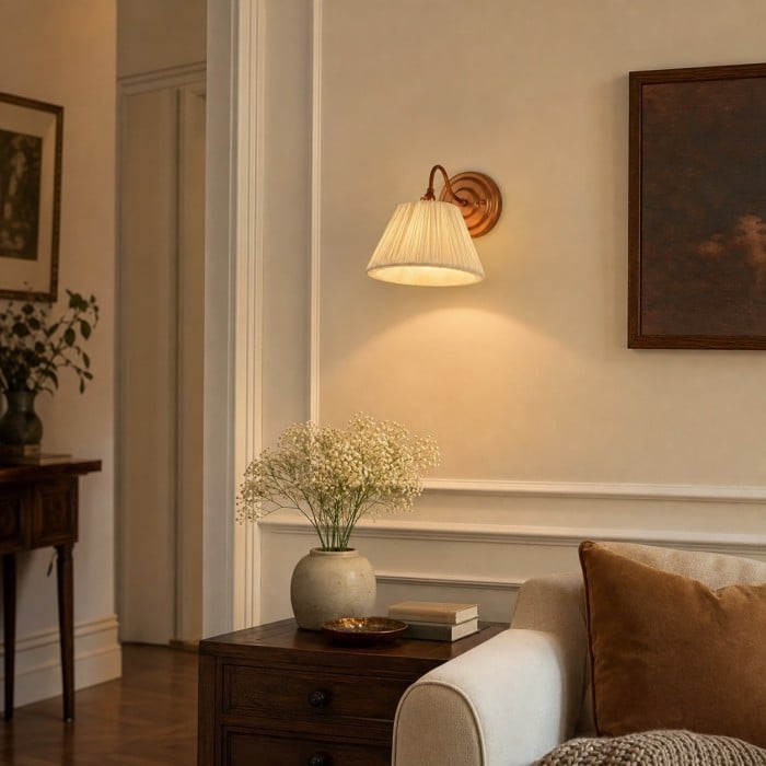 Aplique de pared francés vintage color crema con pantalla plisada ajustable HL4432