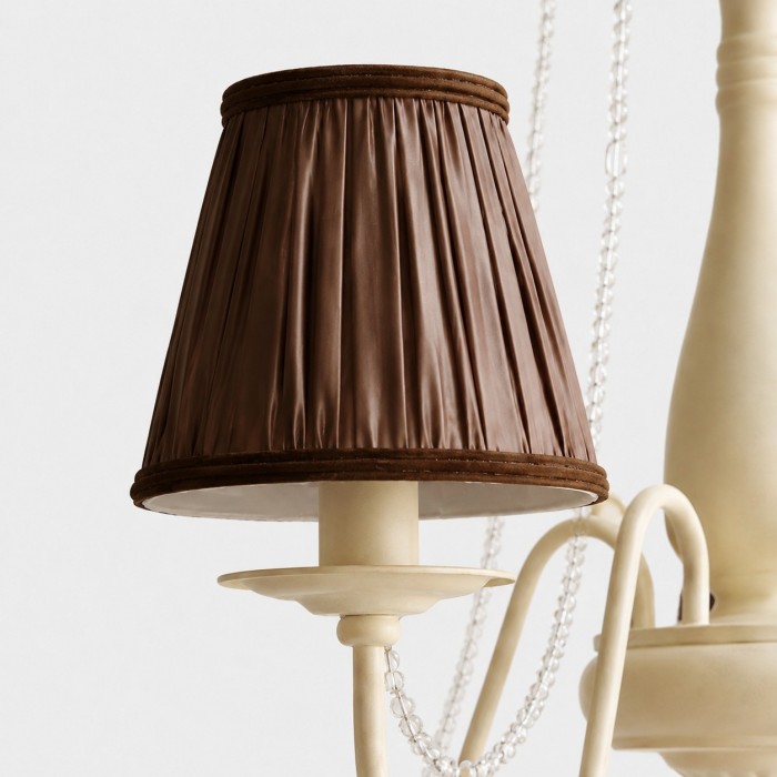 Franse vintage kroonluchter met vijf lampen, stoffen kappen en kristallen kralen slingers HL4469