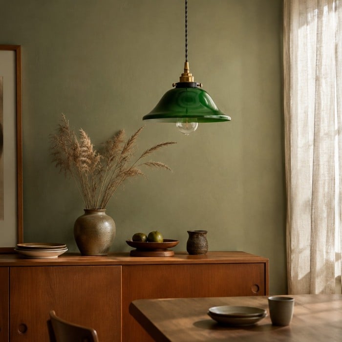 Groene glazen hanglamp met warm metalen beslag HL4509