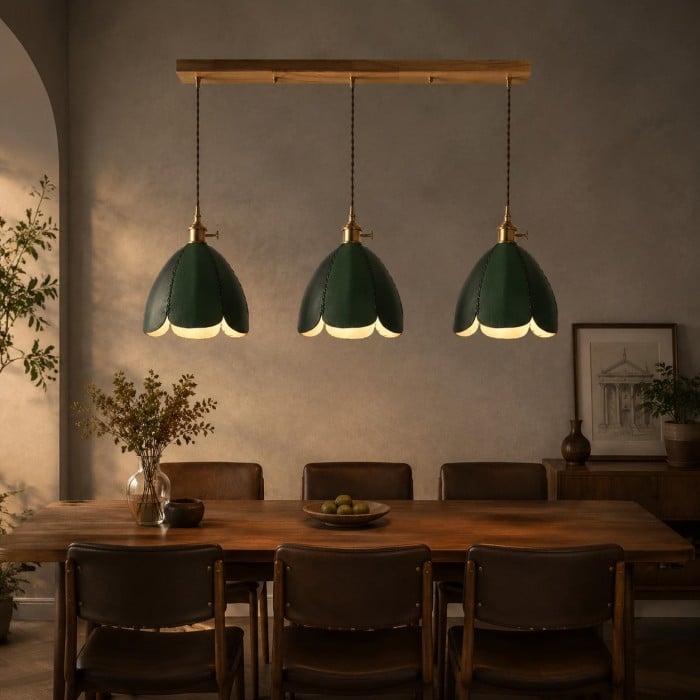 Hanglamp met leren bloemblaadjes en antiek messing beslag HL4534
