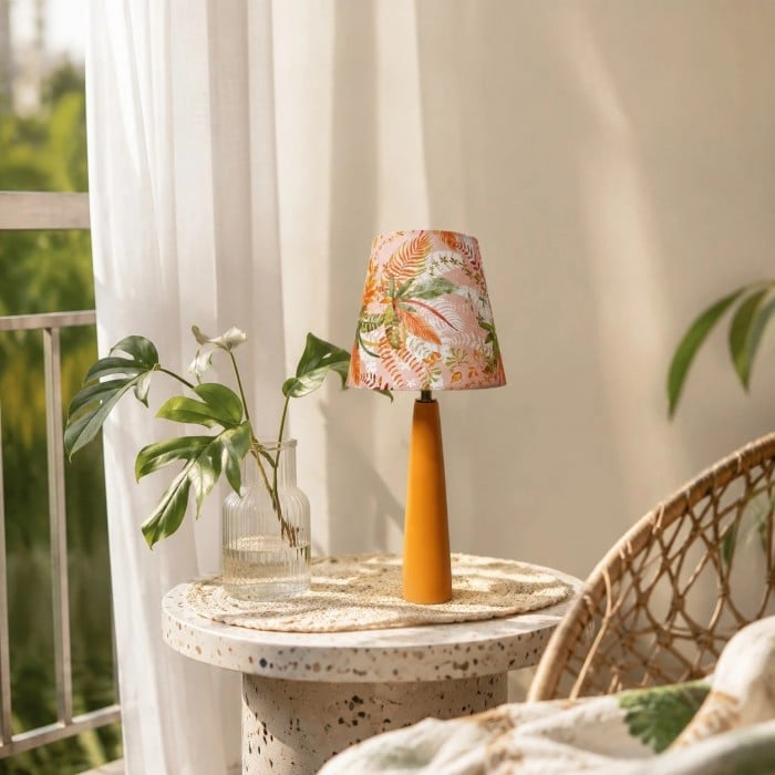 Liberty stoffen tafellamp met bloemenmotief en keramische voet, handgemaakte oranje HL4441