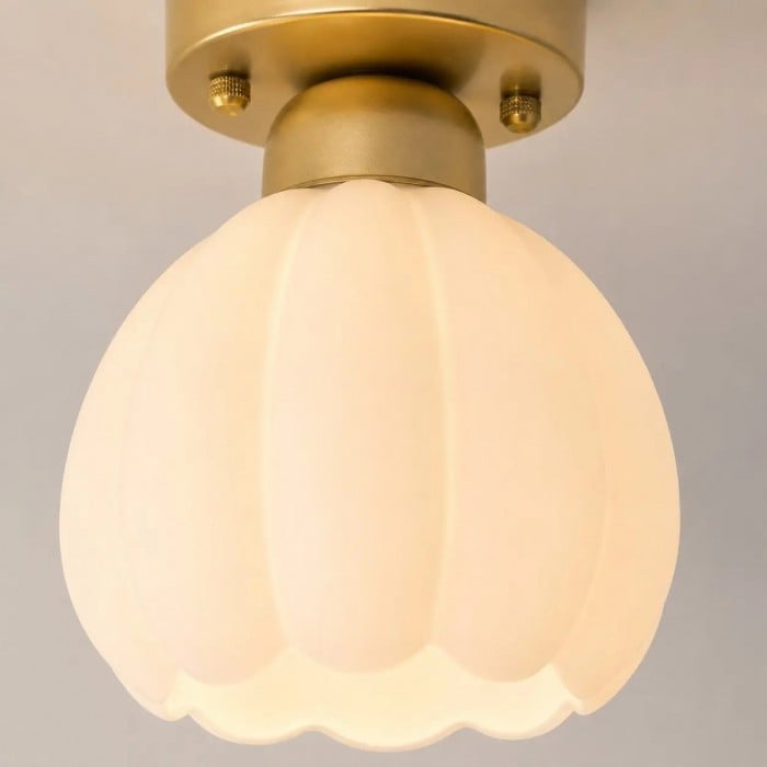 Melkglazen bloemvormige plafondlamp HL4272