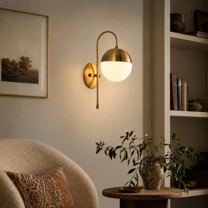 Lámpara de pared moderna con globo de cristal opalino HL4255