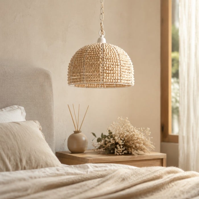Hanglamp met kralen van natuurlijk hout en een wabi-sabi koepelvormige kap HL4400