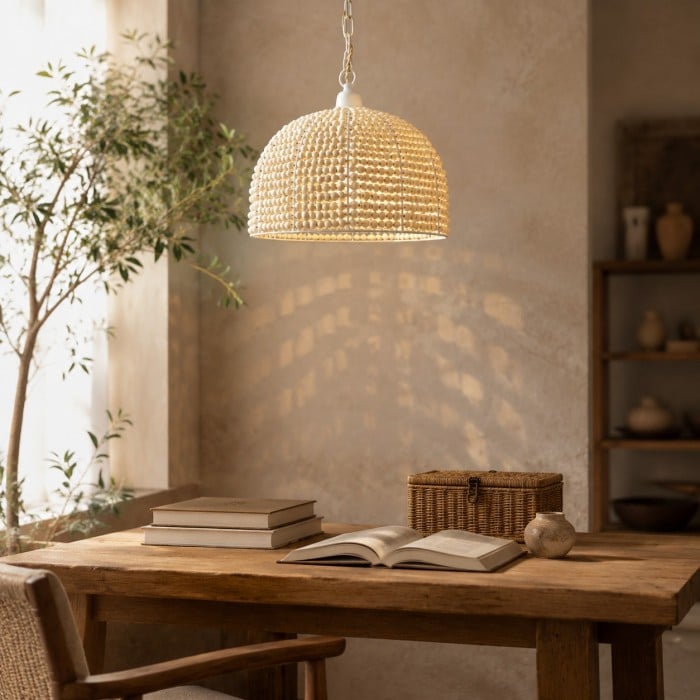 Hanglamp met kralen van natuurlijk hout en een wabi-sabi koepelvormige kap HL4400