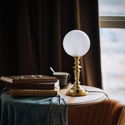 Vintage frostat glas globe bordslampa