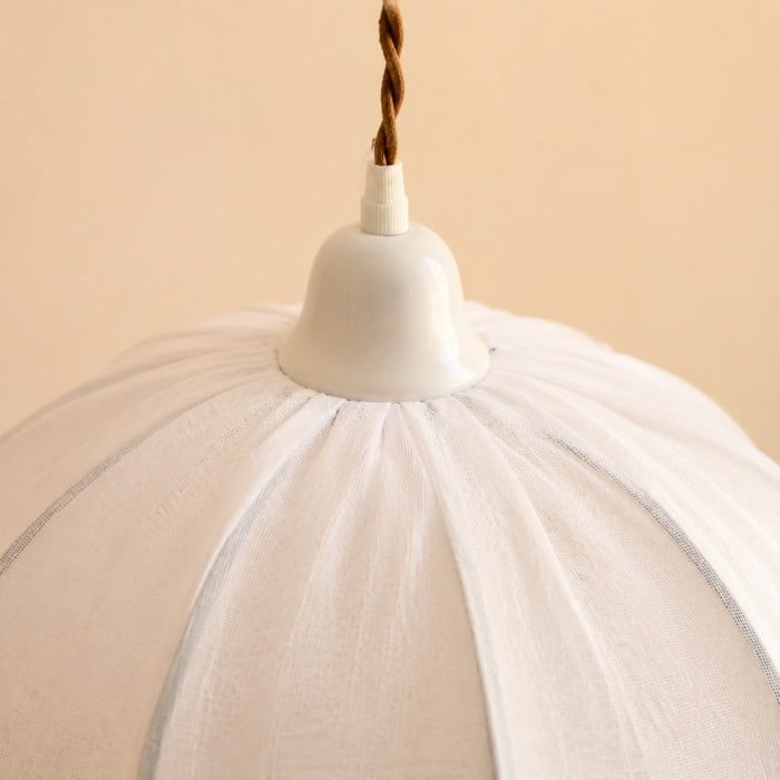 Suspension romantique en tissu de dentelle festonnée HL4413