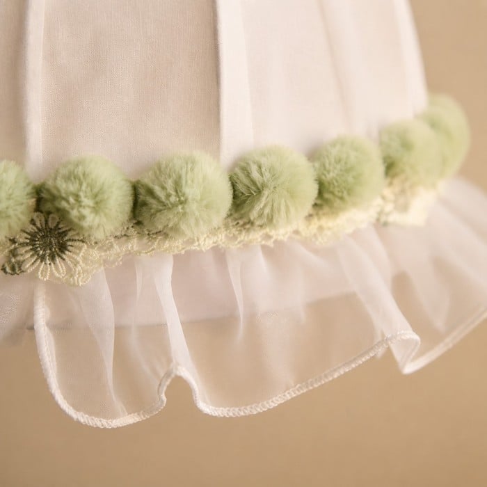 Suspension romantique en tissu de dentelle festonnée HL4413