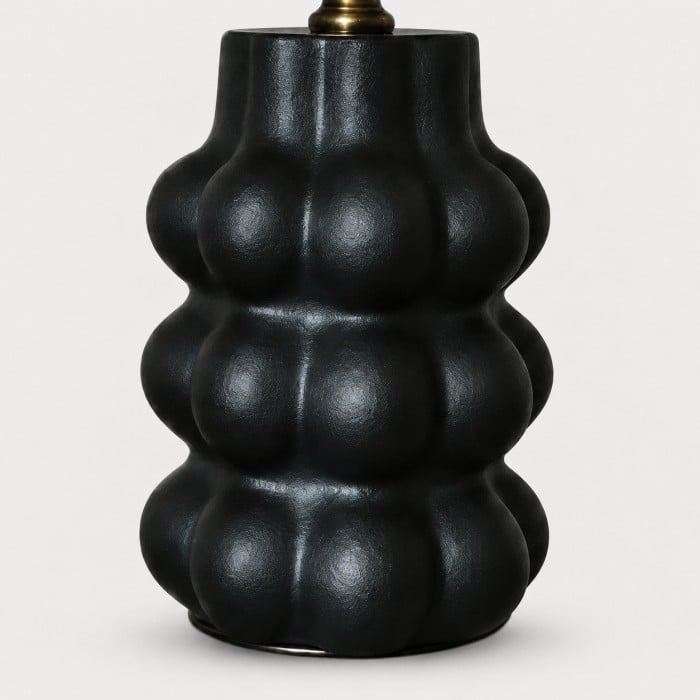 Sculpturale keramische tafellamp met stoffen kap met patroon HL4536