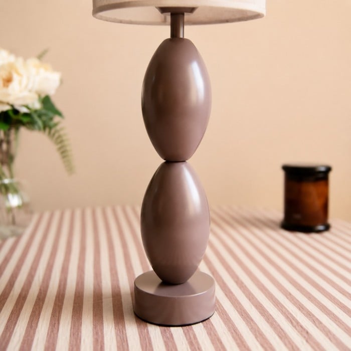 Sculpturale kalebas tafellamp met stoffen kap HL4286