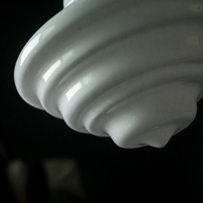 Suspension en verre blanc style spatial HL4535