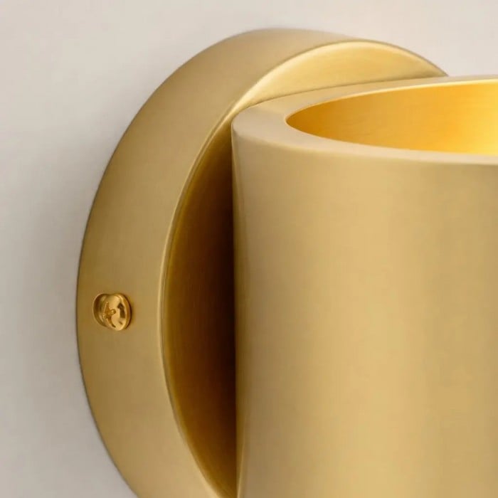 Vintage Brass Cylindrical Wall Sconce HL4253
