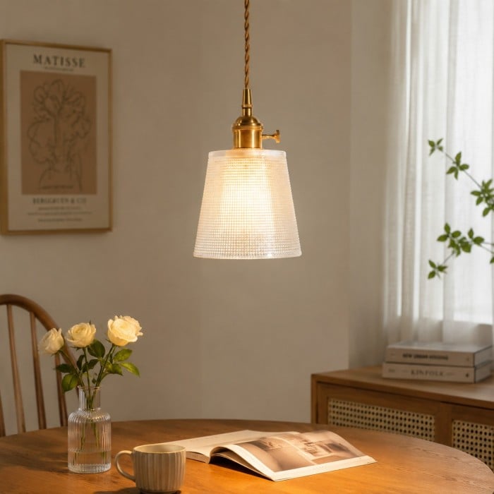 Suspension vintage en laiton avec abat-jour en verre texturé HL4391