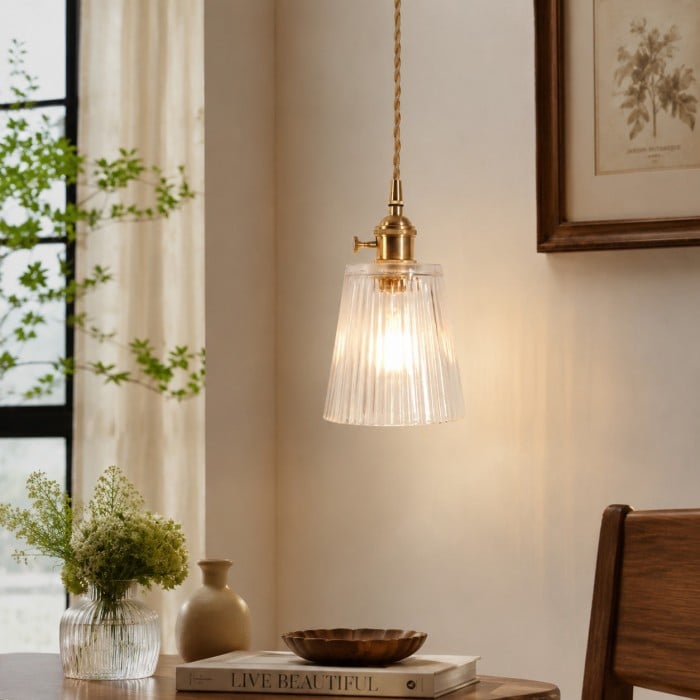 Suspension vintage en laiton avec abat-jour en verre texturé HL4391