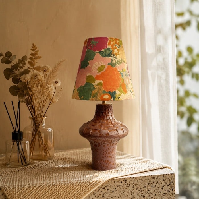 Vintage keramische tafellamp met bloemenmotief en stoffen kap in Liberty-stijl HL4457