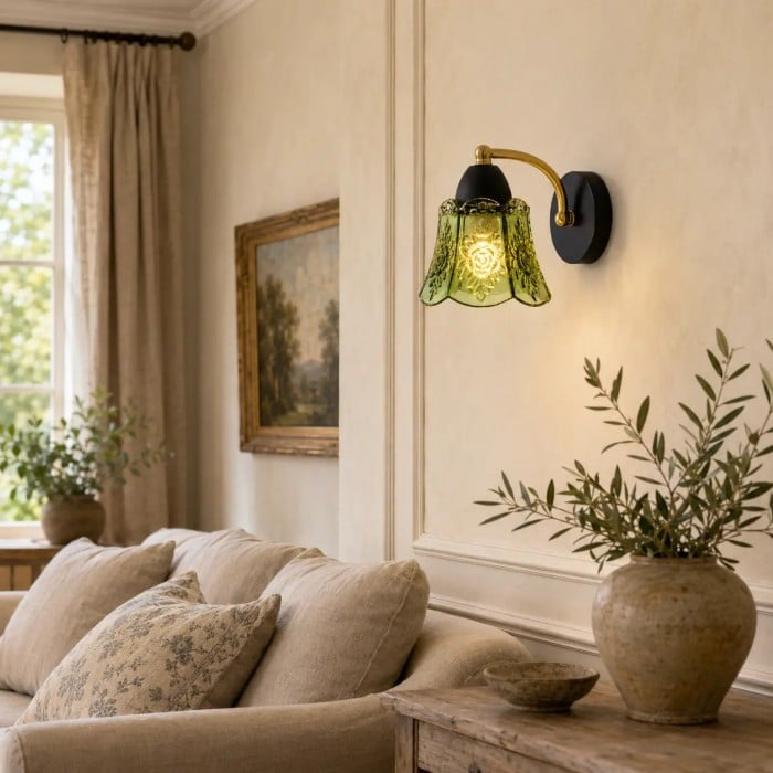 Antyczna zielona szklana lampa ścienna z drewnianym akcentem HL4248