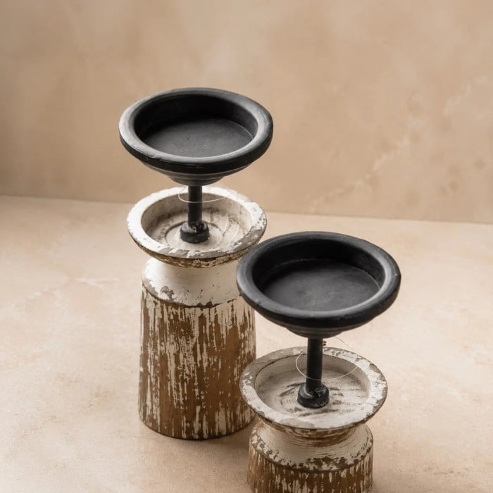 Wabi-Sabi kaarsenhouder van verweerd hout en ijzer HL4599