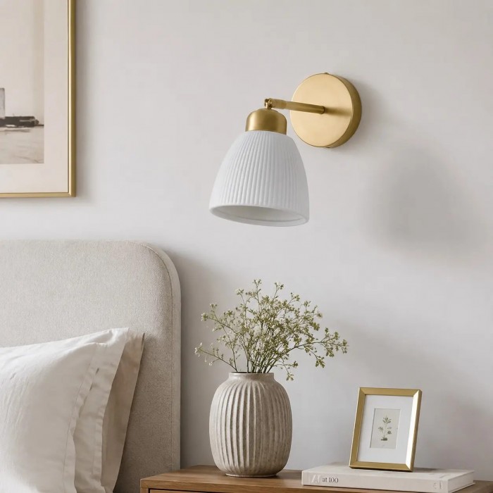 Verstelbare wandlamp HL4259 van wit keramiek en messing