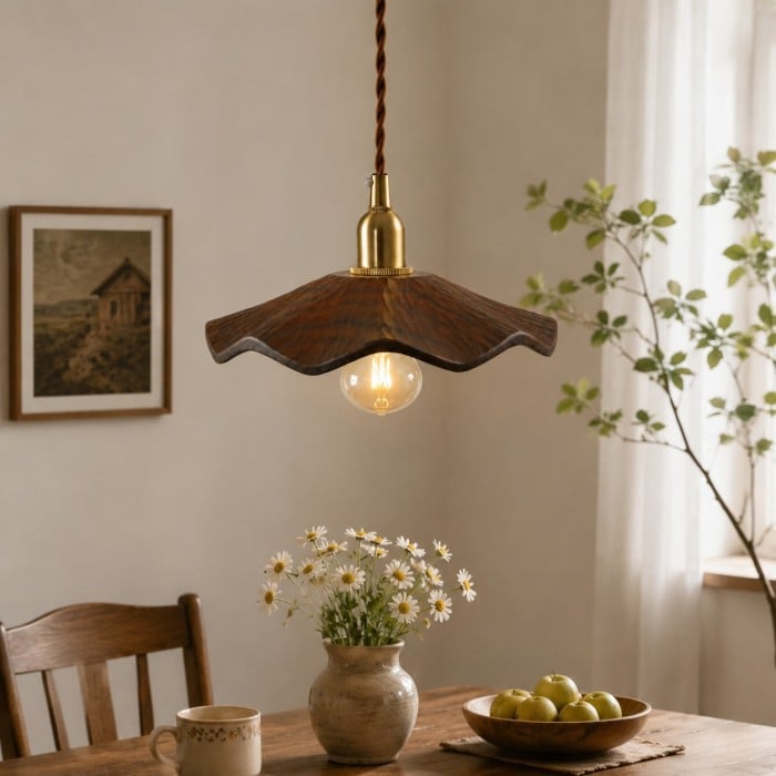 Hanglamp met houten lotusmotief en messing fitting HL4581
