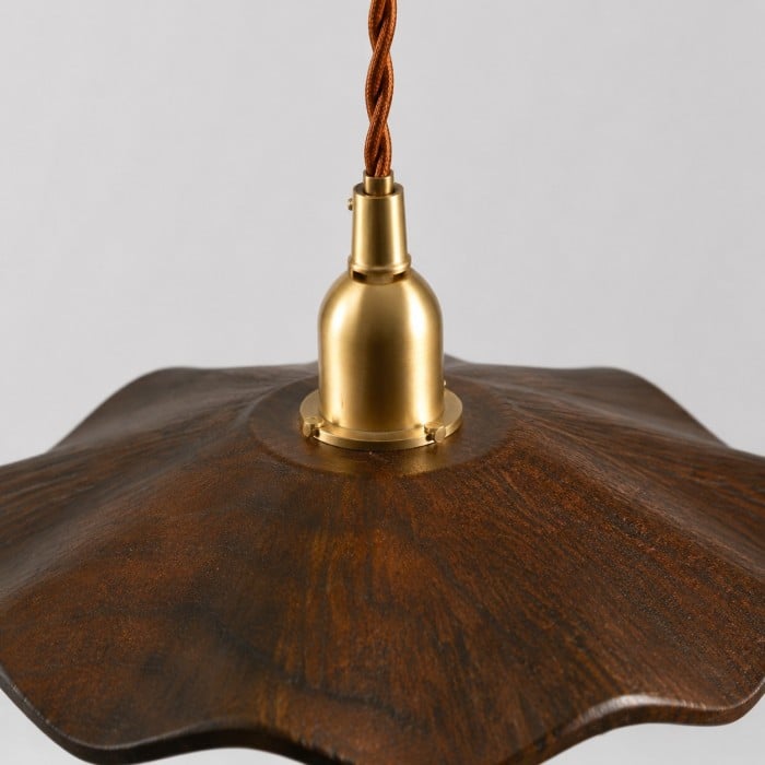 Hanglamp met houten lotusmotief en messing fitting HL4581