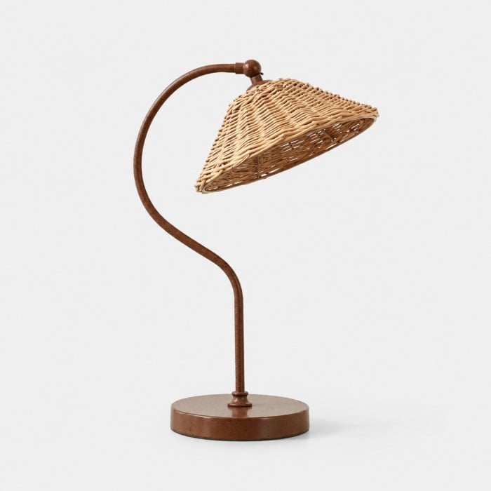 Handgeweven rotan tafellamp met gebogen metalen frame HL4437