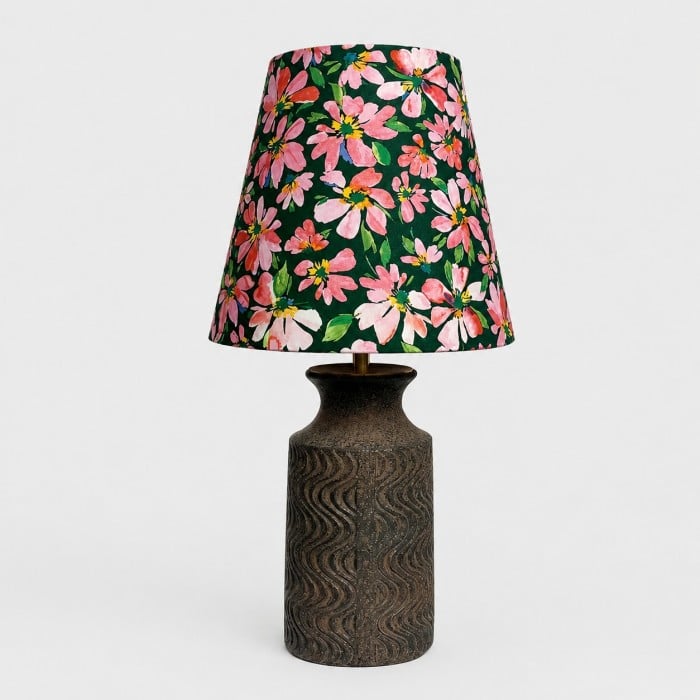 Liberty Floral keramische tafellamp met getextureerde golfvormige voet HL4488