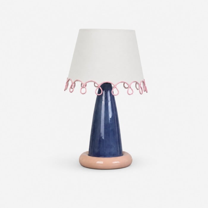 Sculpturale keramische tafellamp met lusvormige rand HL4320