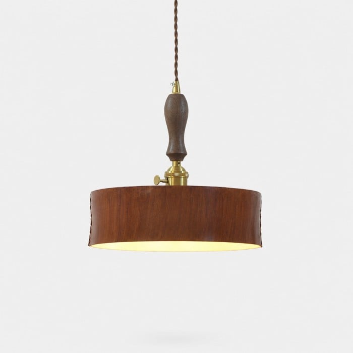 Suspension tambour vintage en cuir marron avec accents en bois HL4518