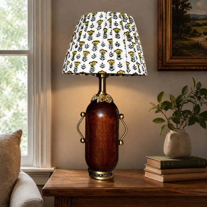 Vintage tafellamp met geplooide kap en bloemenmotief HL4566