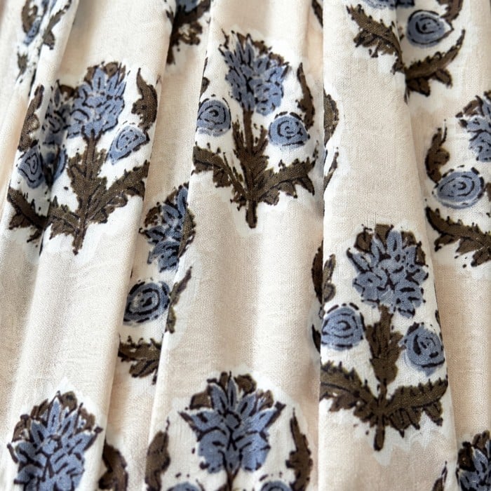 Vintage tafellamp met geplooide kap en bloemenmotief HL4566