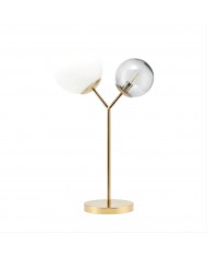 Genombruten bordslampa i metall Genombruten bordslampa i metall