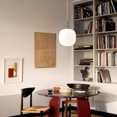 Lámpara colgante moderna de cristal opalino con forma de orbe HL276 Lámpara colgante moderna de cristal opalino con forma de orbe HL276