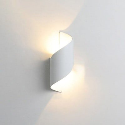 Modern Curl Twisted LED Wall Light HL698