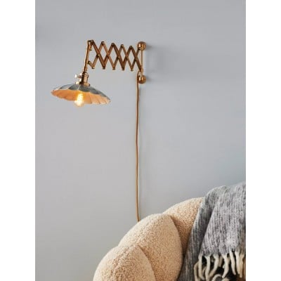 Furium Scalloped Accordian Plug-In Sconce - Brass Wall Light Elegance HL1380 Furium Scalloped Accordian Plug-In Sconce - Brass Wall Light Elegance HL1380