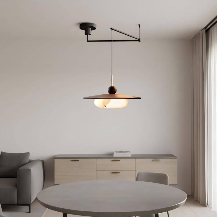 Modern svängarmshängelampa i trä med skiva HL1057