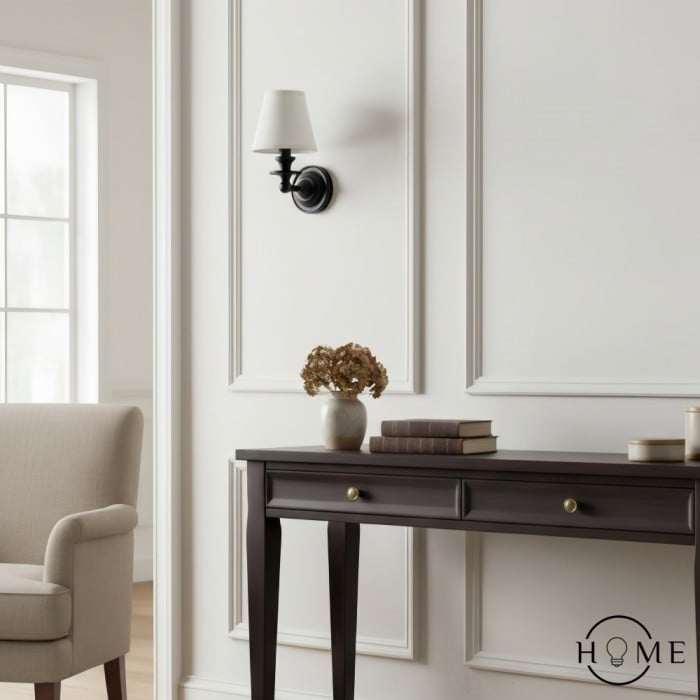 Kinkiet ścienny Kalvora z abażurem materiałowym – stylowe oświetlenie akcentujące do sypialni i przedpokoju HL1424