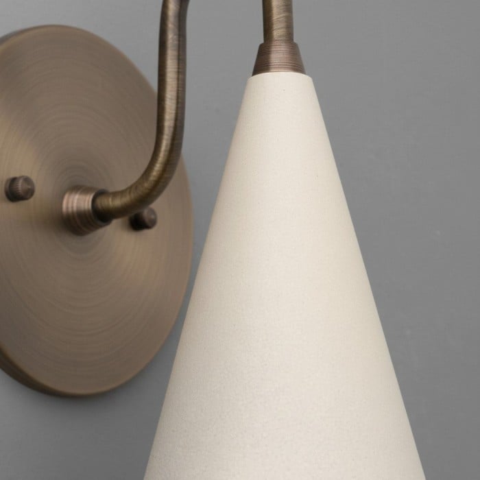 Applique murale Curva en métal avec abat-jour conique - Applique murale vintage en laiton pour entrée ou cage d'escalier HL1967