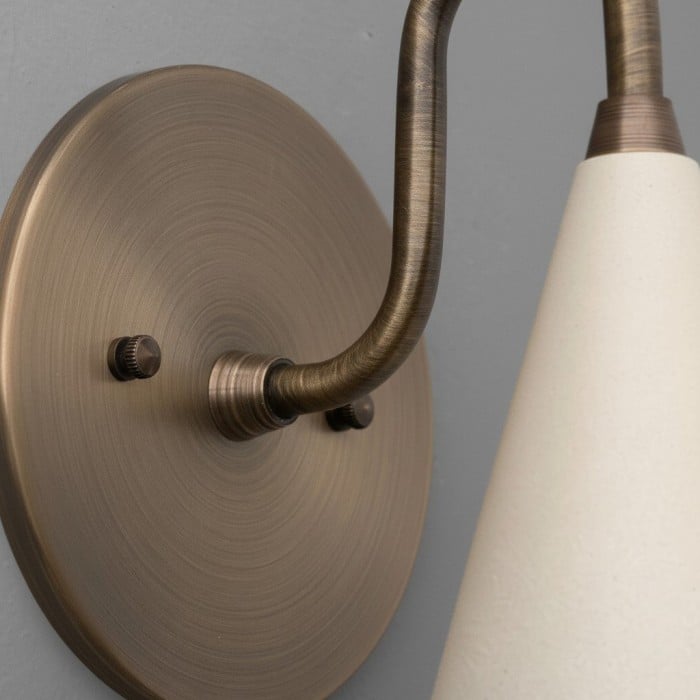 Applique murale Curva en métal avec abat-jour conique - Applique murale vintage en laiton pour entrée ou cage d'escalier HL1967