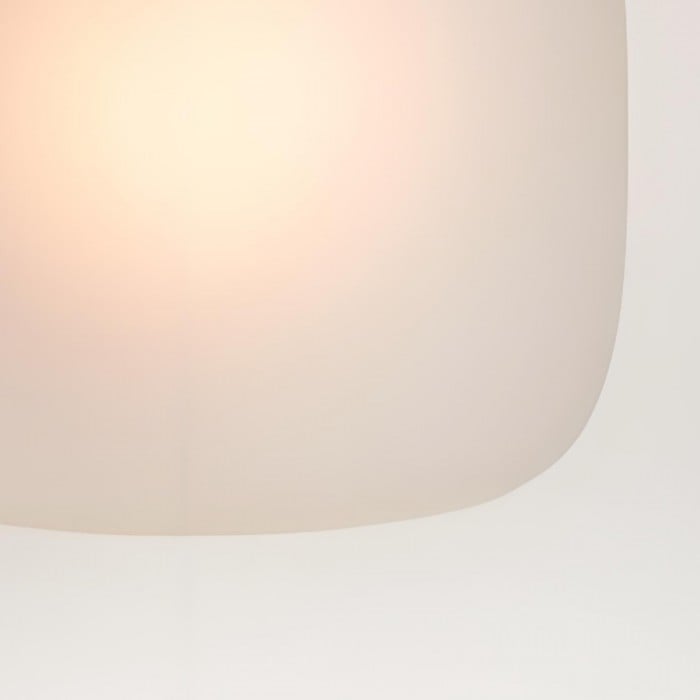 Lirra wandlamp van mat glas - moderne minimalistische metalen afwerking voor badkamer of kaptafel HL1945