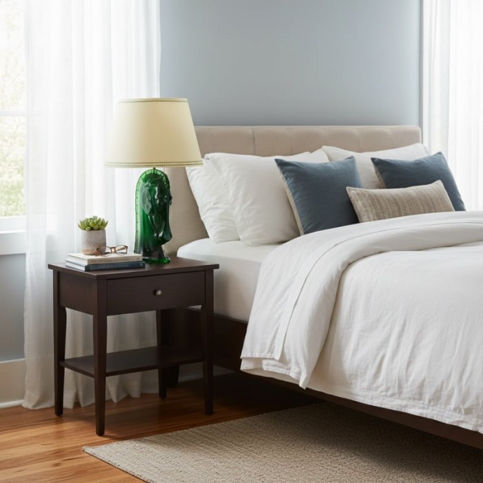 Modo Sculptural Horse Head Table Lamp in Resin - Decorative Table Light for Home Office HL1897