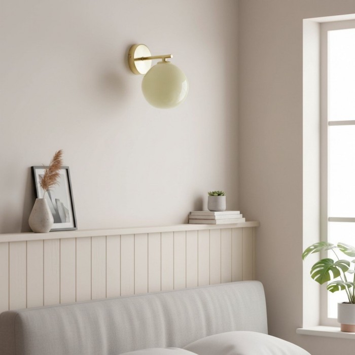 Kinkiet ścienny Orra Opal Glass - elegancki kinkiet z kulą i metalem do salonu i sypialni HL1993