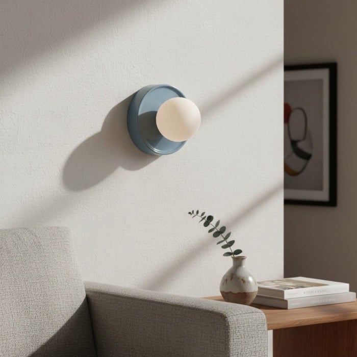 Aplique de pared redondo de vidrio Solna con base de cerámica: iluminación minimalista para dormitorio o pasillo HL1932