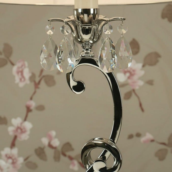 Dekoracyjna kryształowa lampa stołowa Talonis – wygięta metalowa lampa do wnętrz domowych HL2146