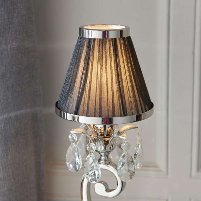 Lampa stołowa Talonis Double – dwa klosze i metalowa podstawa do sypialni i salonu HL2136