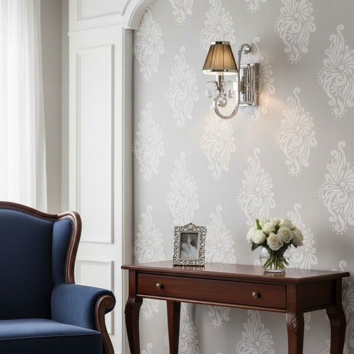 Applique da parete in cristallo di lusso Talonis - Struttura con finitura cromata per camere da letto e arredamento per la casa